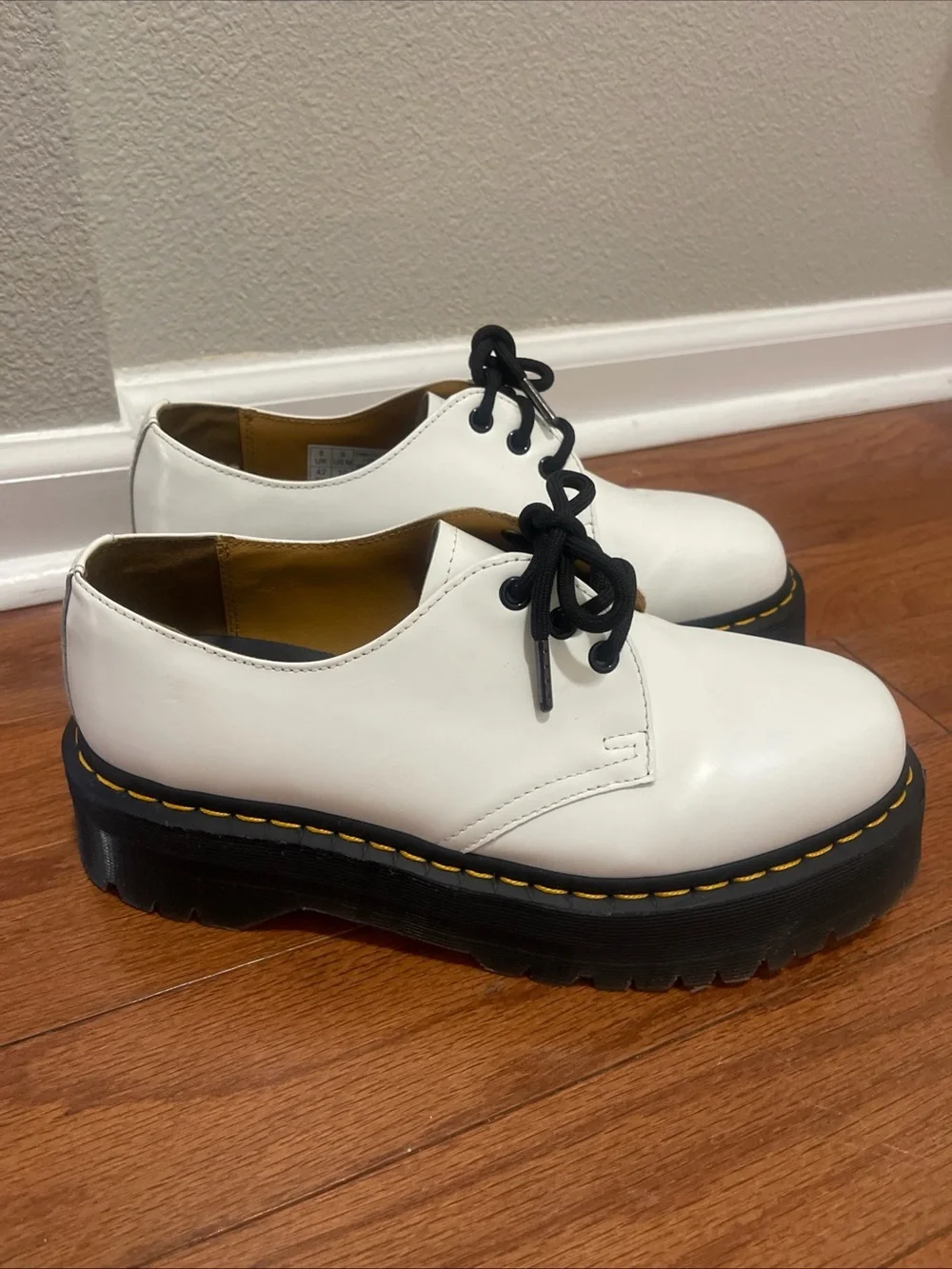 Dr Martens 1461 quad platform shoes women’s 10 Men’s 9 white